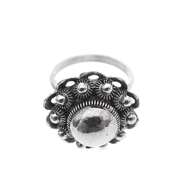 Image 6 of Silver ring with Zeeland button
