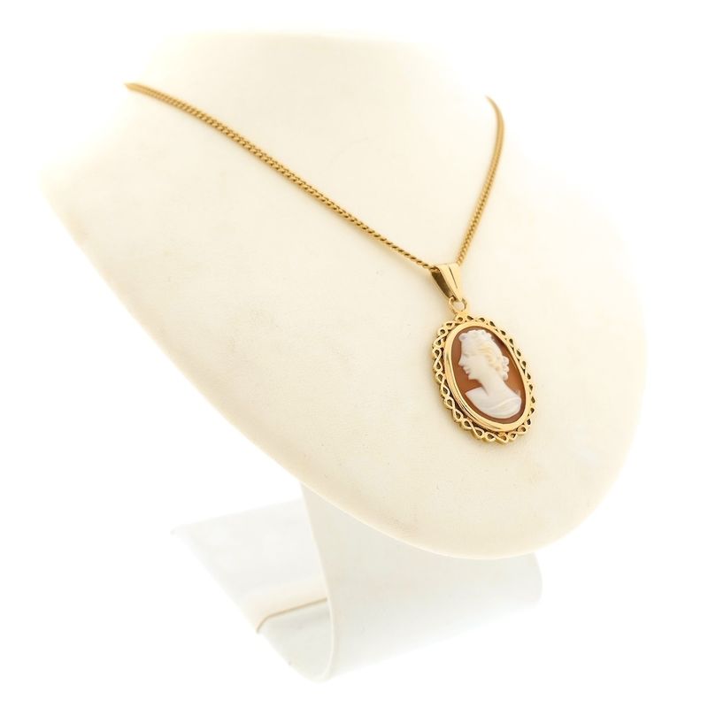 Image 6 of Gold pendant with cameo | Vintage