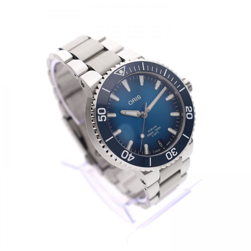 Image 4 of Oris Aquis Date '5-Days' Cal. 400; Automatic Watch