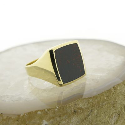 Image 2 of Gold signet ring with heliotrope