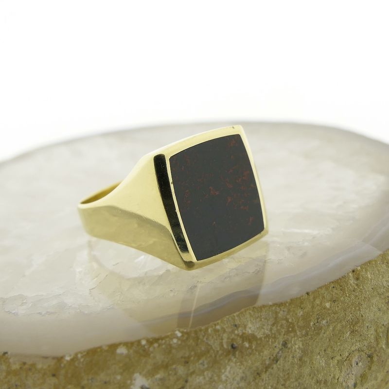 Image 2 of Gold signet ring with heliotrope