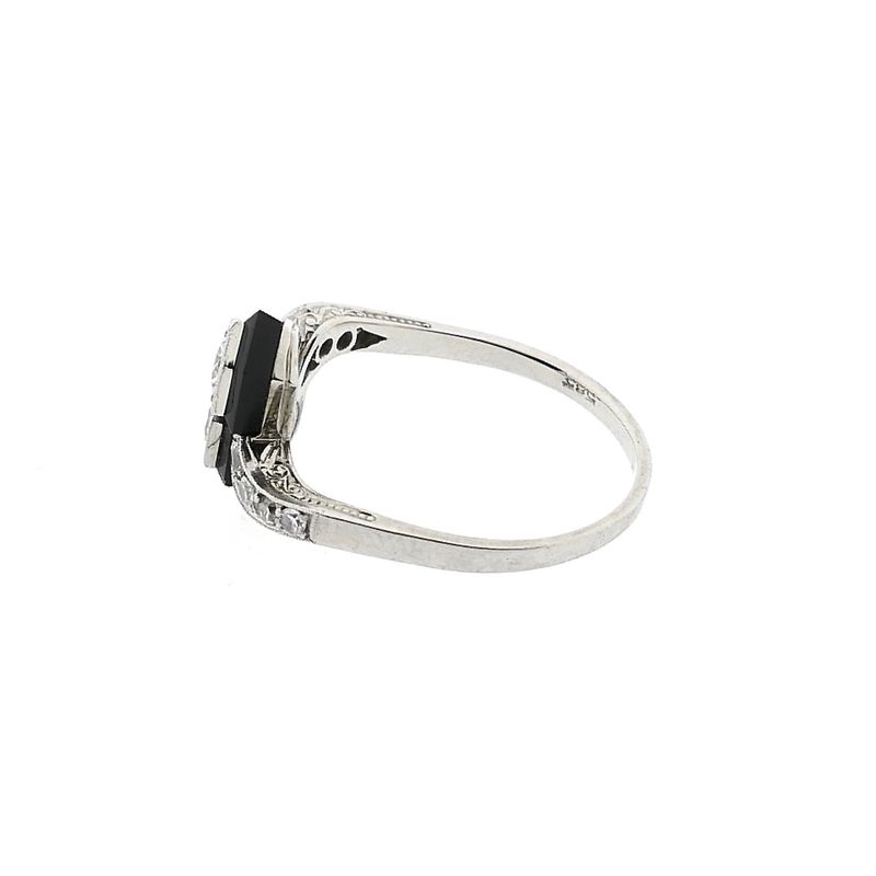 Image 7 of White Gold Ring with Diamond and Onyx; 0.40 ct; 14K; Size 17.25