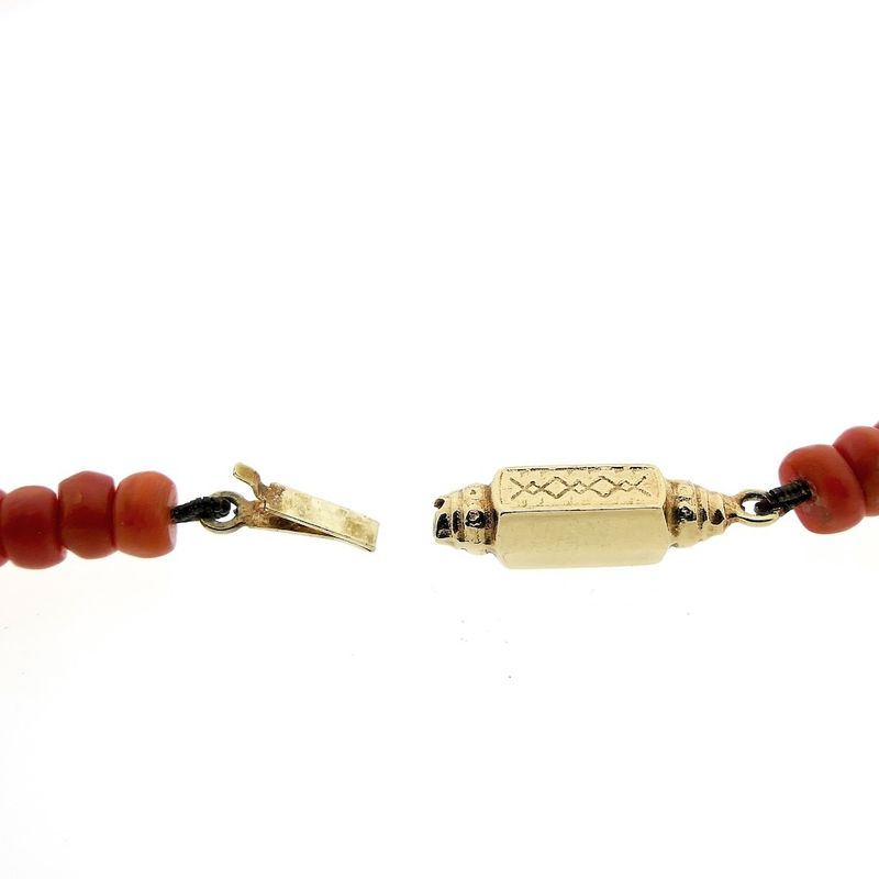Image 5 of Blood coral bead necklace with gold clasp; Antique | 67 cm