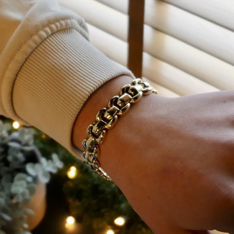 Image 12 of Gold Bismarck link bracelet