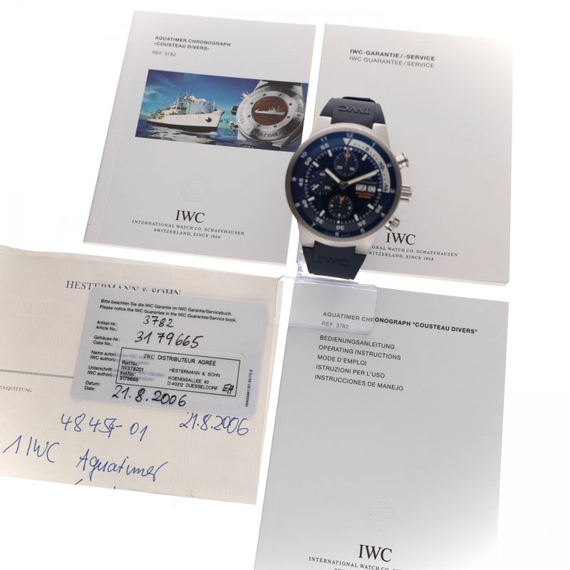 Afbeelding 11 van IWC Aquatimer Chronograph 'Tribute to Calypso Cousteau Divers' IW3782; Limited Edition Heren Horloge