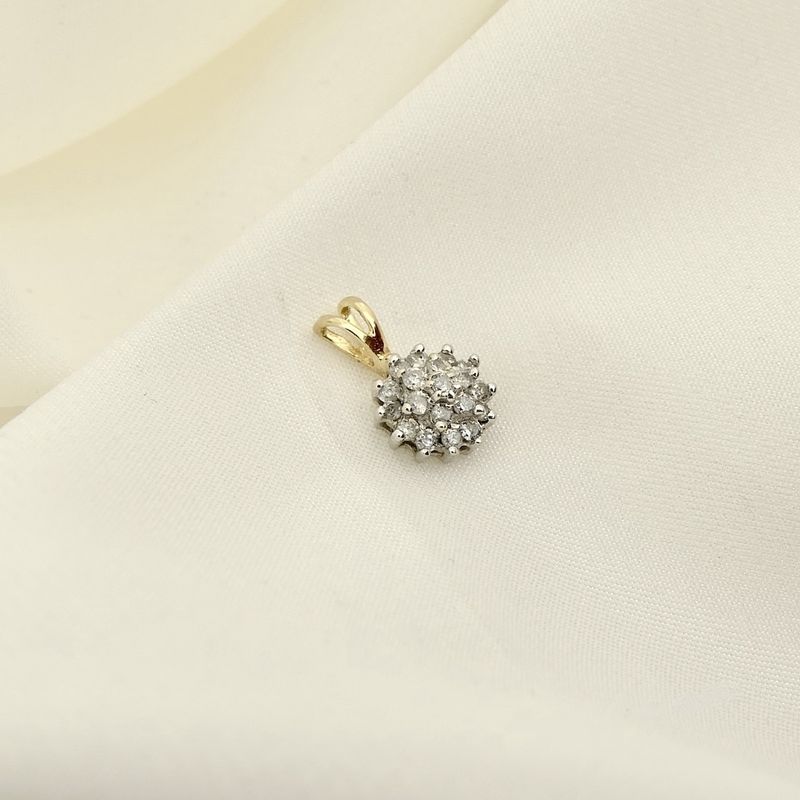 Image 4 of Two-tone gold pendant with diamonds | 0.19 ct.