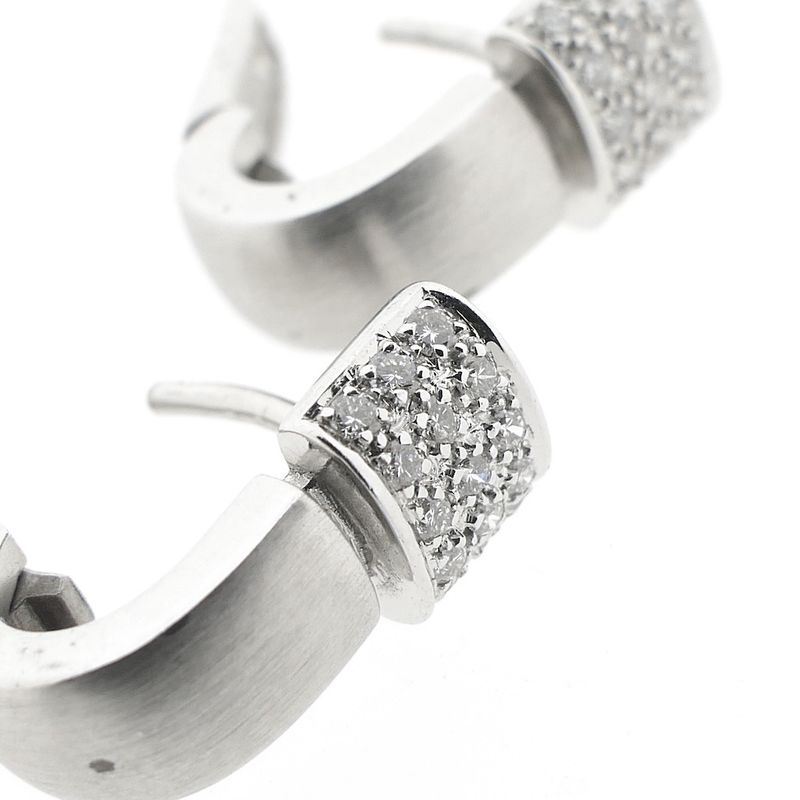 Image 7 of White gold stud earrings set with diamonds | 0.15 ct.