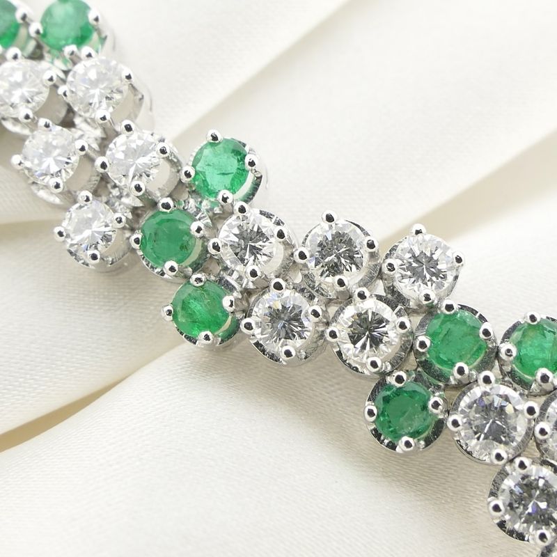 Image 23 of Exclusive white gold bracelet with emerald and diamond; 7.40 ct. + IGI Certificate