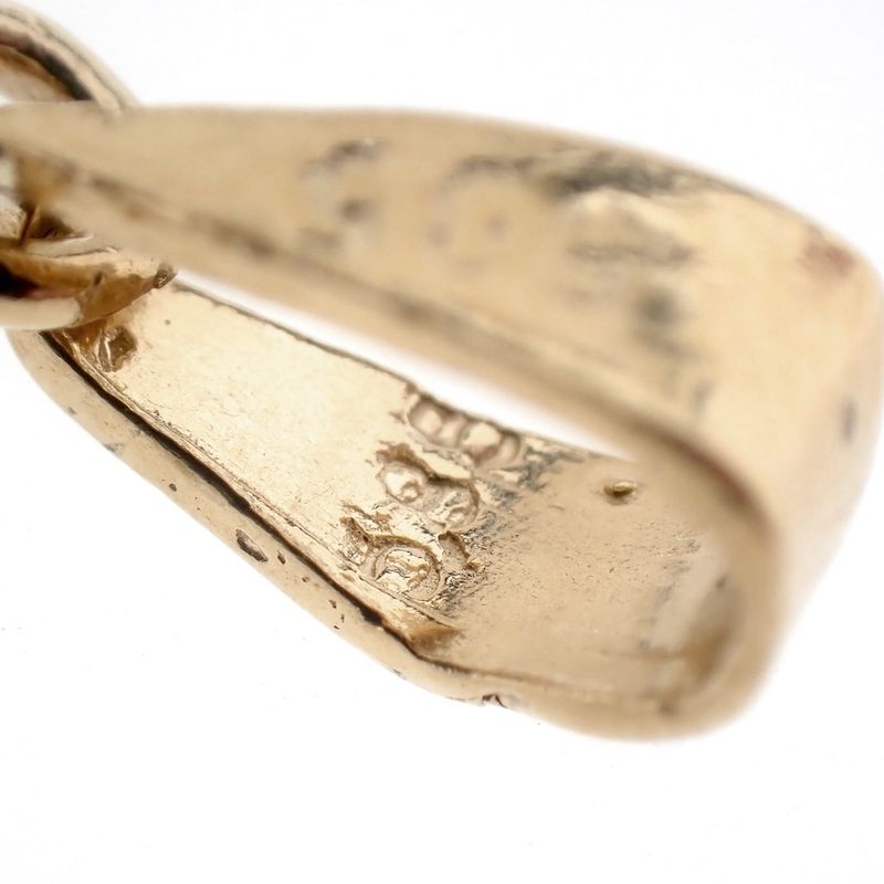 Image 7 of Gold pendant of a heart with zirconia