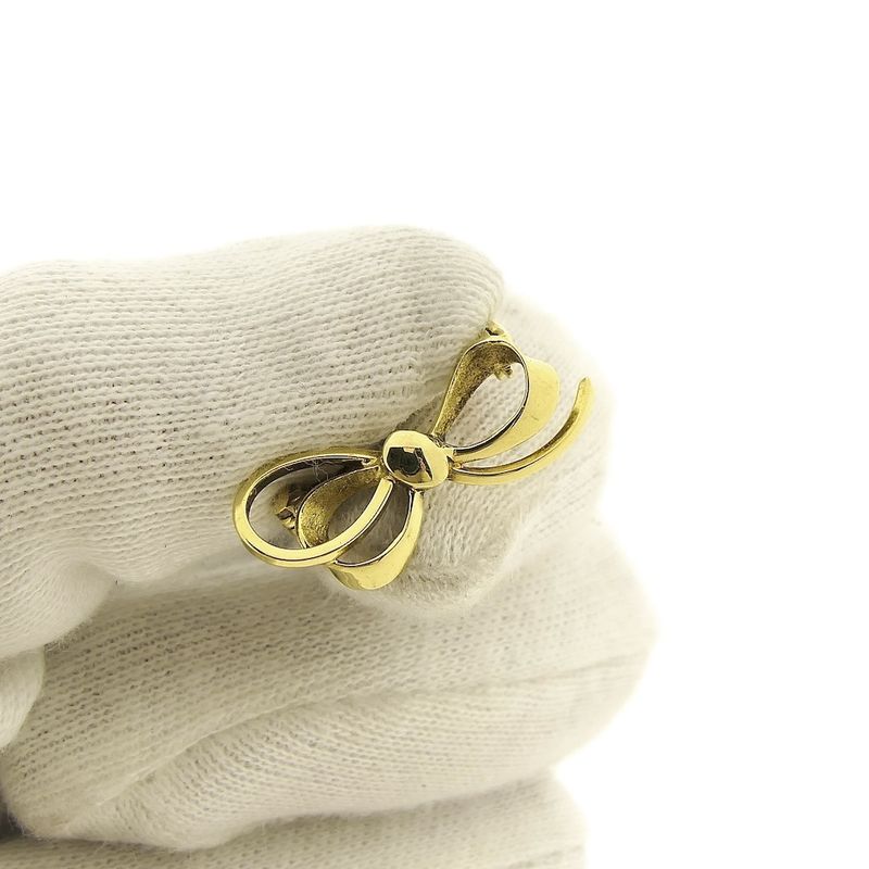 Image 7 of Gold brooch as a bow