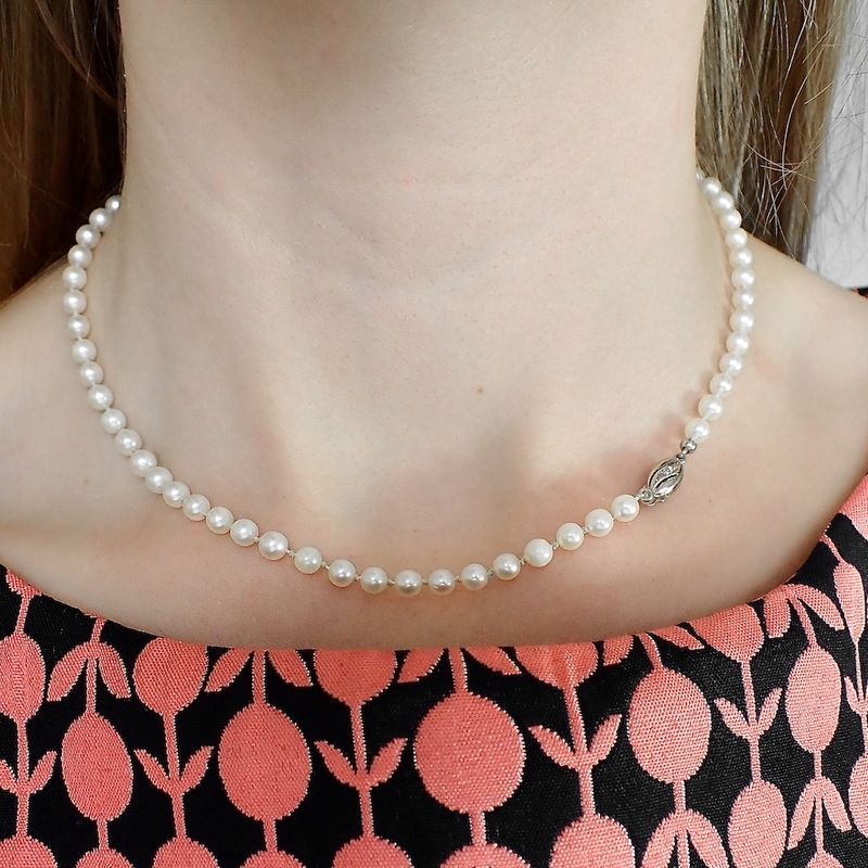 Image 3 of Vintage/antique pearl necklace with white gold clasp | 41 cm