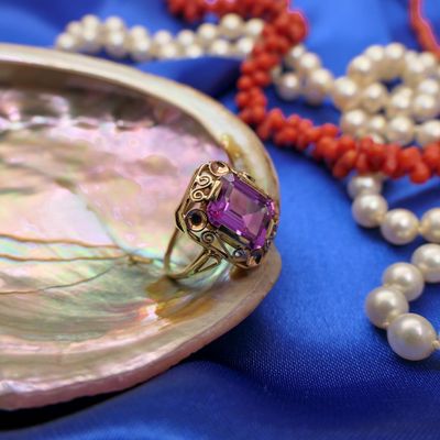 Gold ring with synthetic pink ruby | Vintage Image 2 of Gold ring with synthetic pink ruby | Vintage