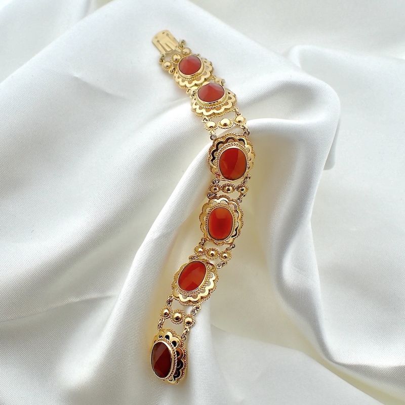 Image 4 of Antique gold bracelet with carnelian