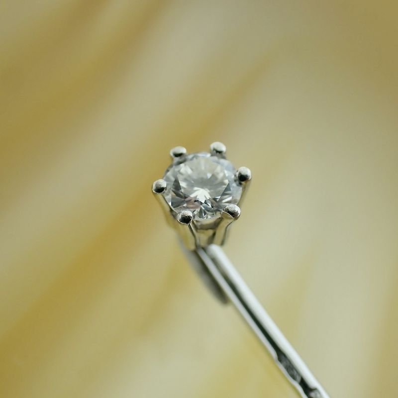 Image 6 of White gold brooch pin with diamond | 0.10 ct.