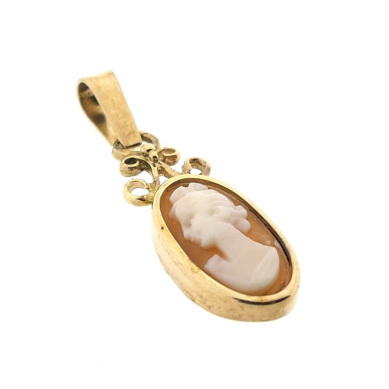Image 4 of Gold pendant with cameo | Vintage