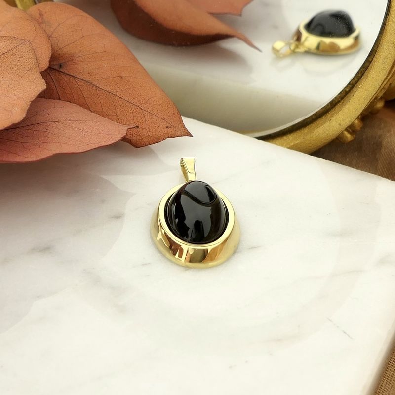 Image 2 of 8 Ct. Vintage pendant with onyx