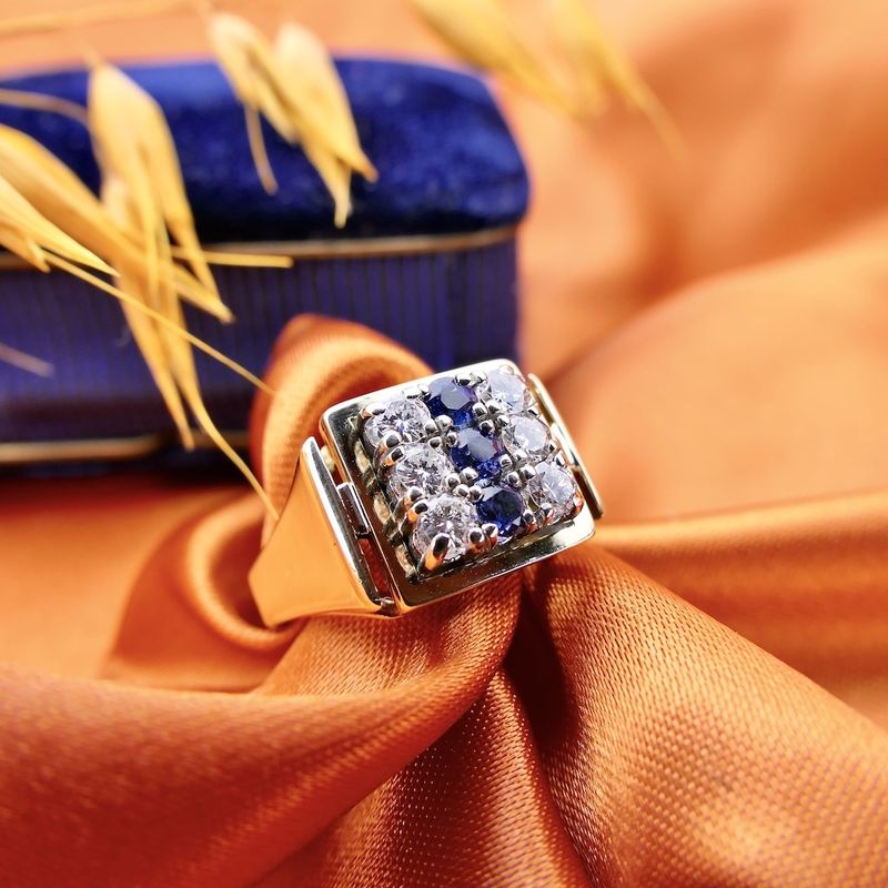 Image 2 of Gold men's ring with diamond and sapphire