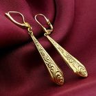 Image 2 of Gold earring with pattern