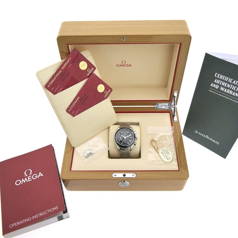 Image 15 of Omega Speedmaster Day-Date Automatic Chronometer 3220.50.00; Automatic chronograph watch