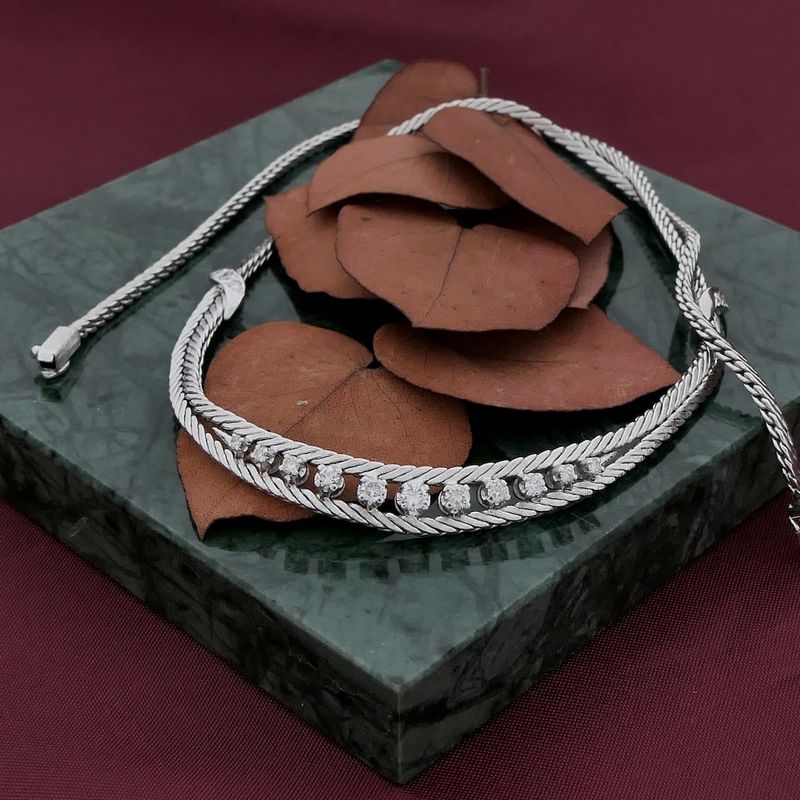 Image 2 of White gold necklace with diamonds