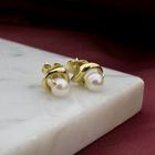 Image 2 of Gold stud earrings with pearl