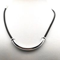 Rubber necklace with silver pendant | 46 cm