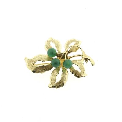 Image 1 of Golden oak leaf brooch with Imperial jade
