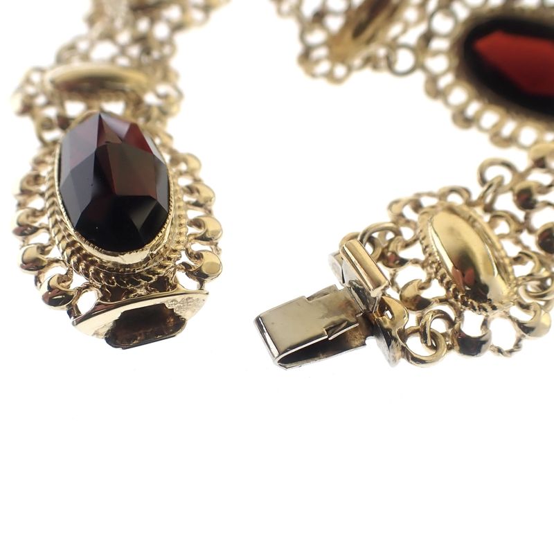 Image 4 of Vintage gold boat bracelet with garnet