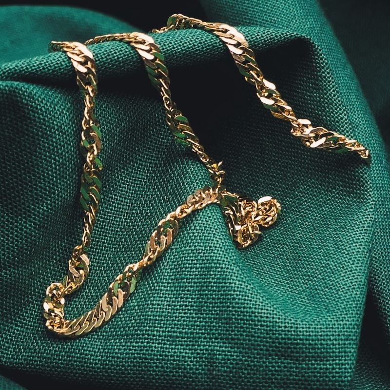 Image 8 of Gold twisted gourmet link chain