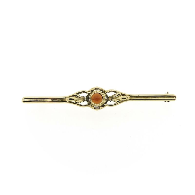Image 1 of Vintage gold brooch with garnet