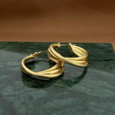 Image 2 of Gold hoop earrings with pattern; Ø 25 mm
