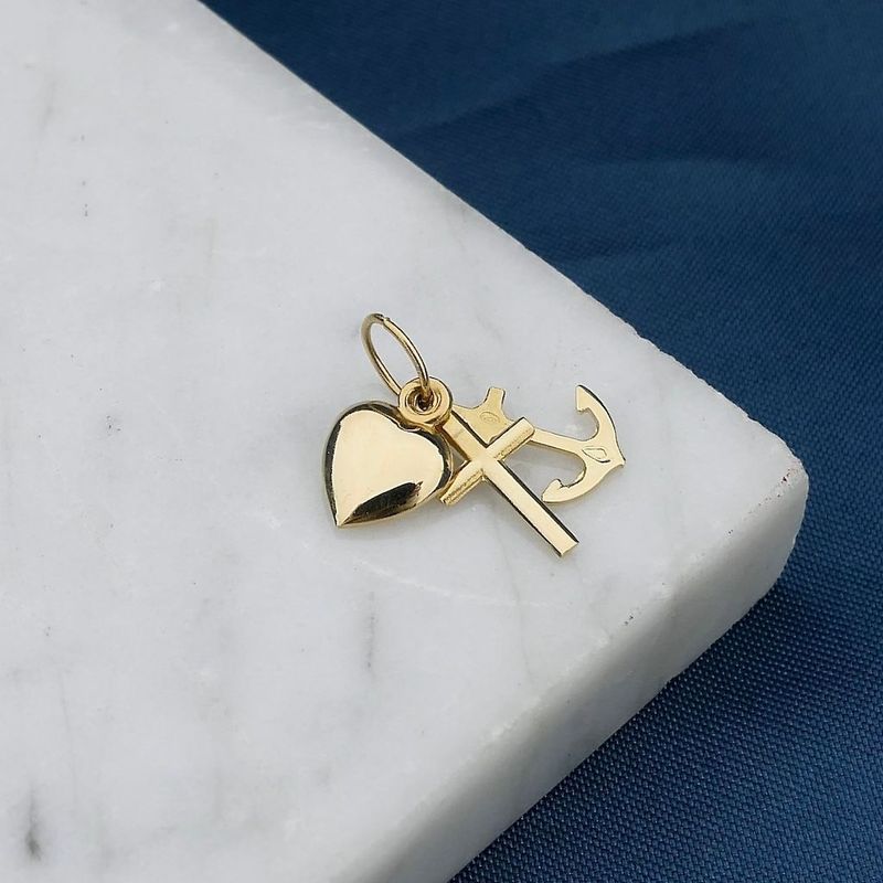 Image 2 of Gold pendant; Faith, hope, and love