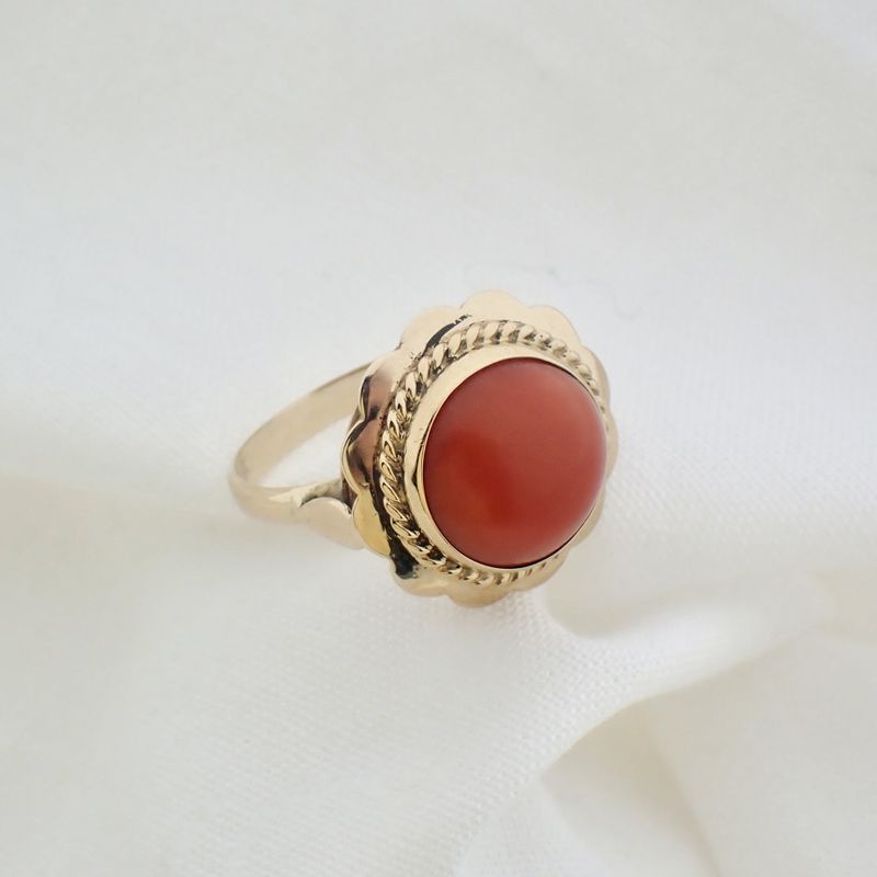 Image 4 of Gold ring with red coral | Vintage