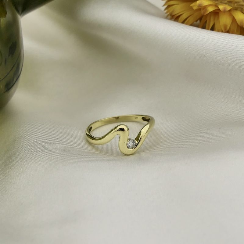 Image 4 of Gold ring with zirconia