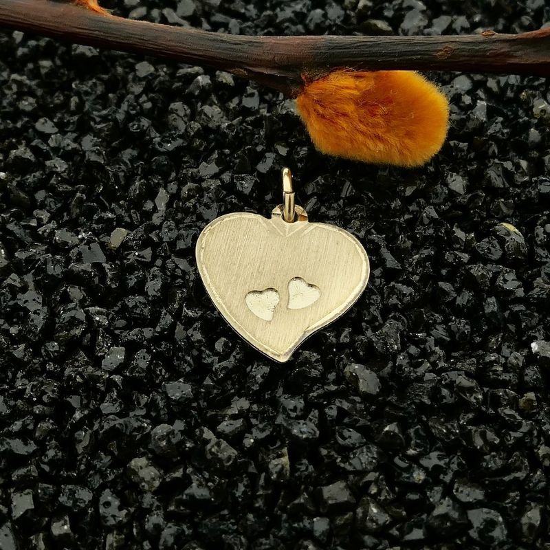 Image 10 of Gold pendant of a heart