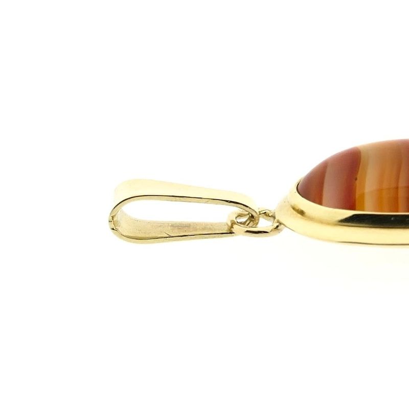 Image 6 of Vintage gold pendant with bandagate