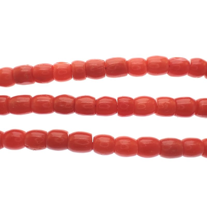 Image 5 of Blood coral bead necklace with gold clasp; Antique | 38 cm
