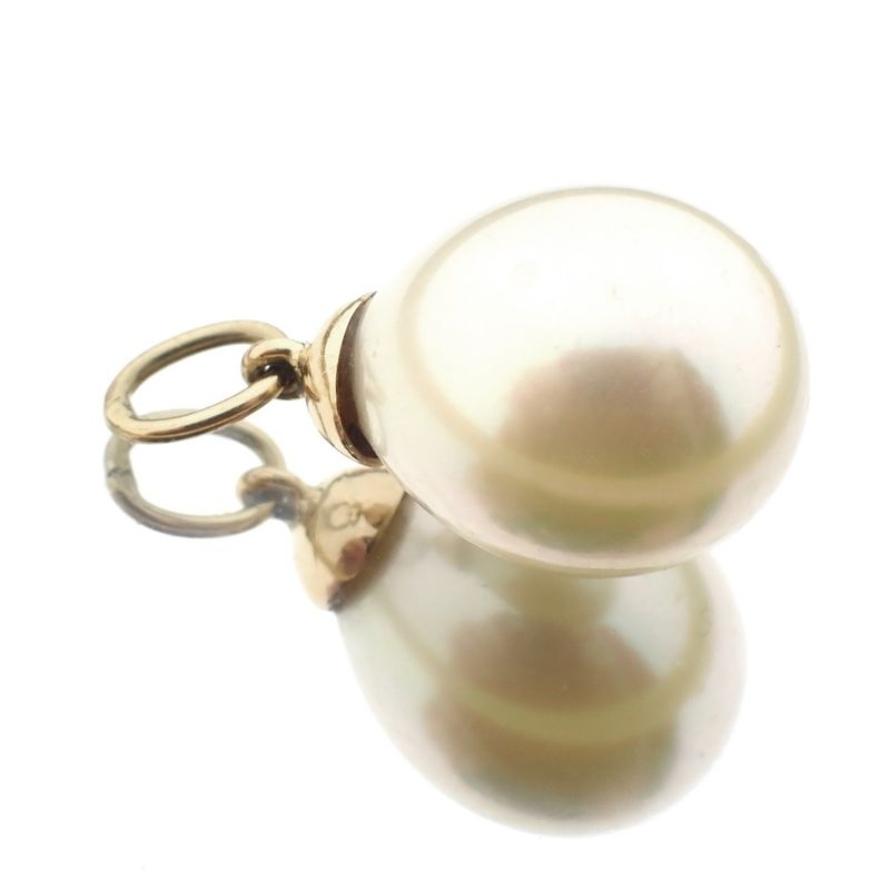Image 4 of 18 carat gold solitaire pendant with artificial pearl