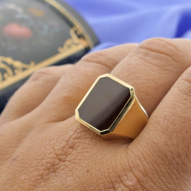 Image 4 of Gold signet ring with carnelian | Men