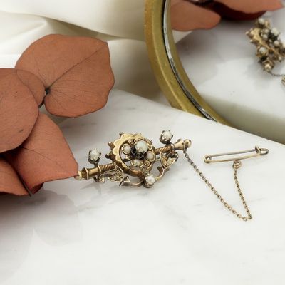 Image 2 of Antique gold brooch with pearl