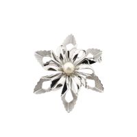 8 Karat Flower Brooch with Cultured Pearl