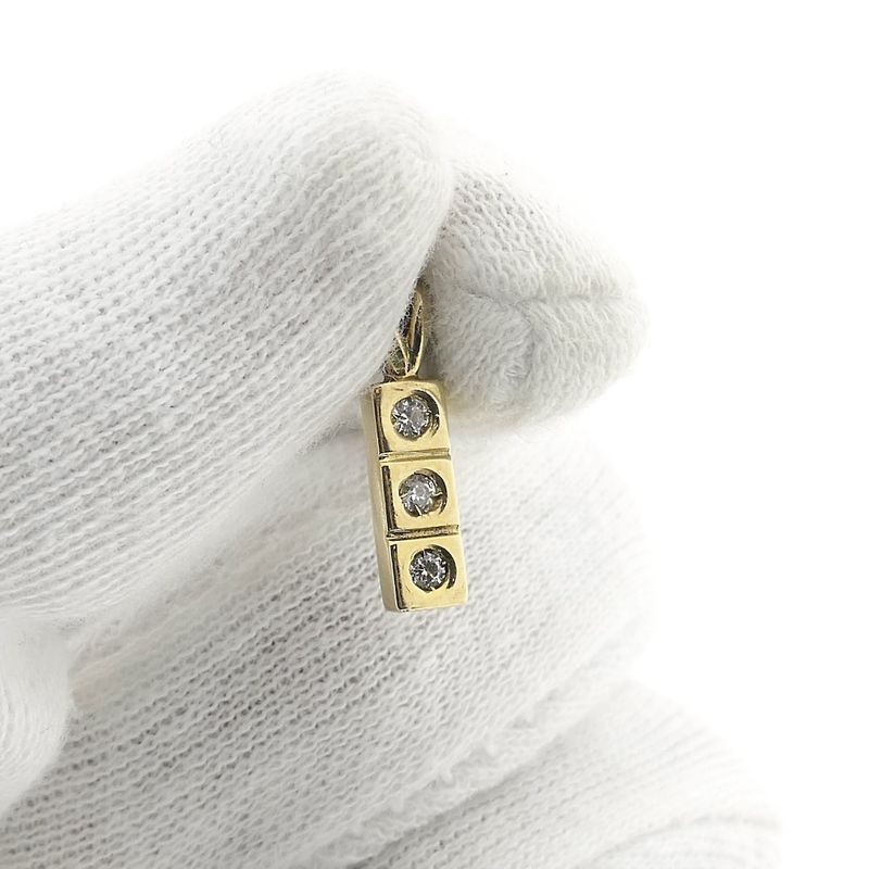 Image 6 of Gold pendant with zirconia