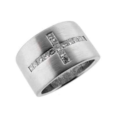 White gold ring with cross of diamonds 0.60 ct. Image 1 of White gold ring with cross of diamonds 0.60 ct.