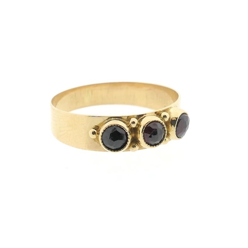 Image 8 of Gold ring with garnet stones | Vintage