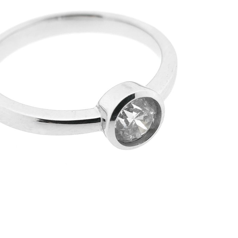 Image 4 of White gold solitaire ring with diamond; 0.40 ct.