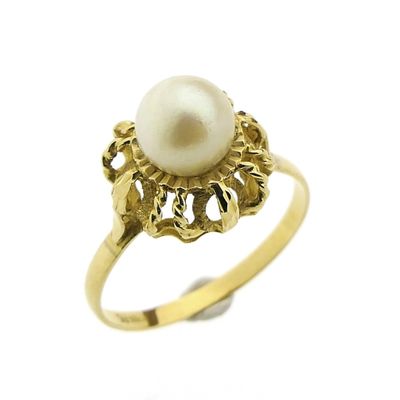 Image 1 of Gold ring with pearl
