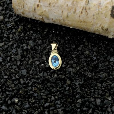 Image 2 of Gold minimalist pendant with topaz