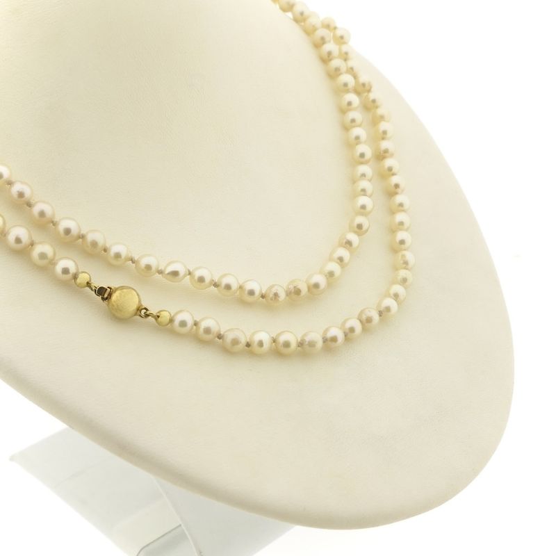 Image 3 of Vintage pearl necklace with gold clasp | 88 cm