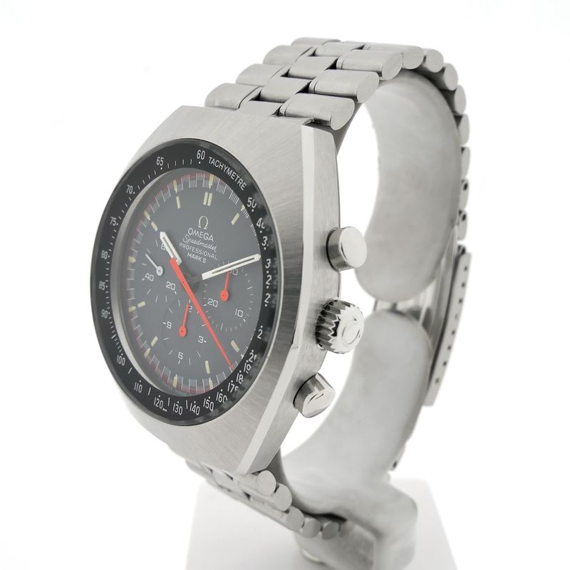 Image 2 of Omega Speedmaster Mark II 'Racing Dial' 145.014; Vintage chronograph men's watch