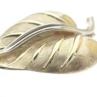 Image 8 of Two-tone gold brooch of a leaf